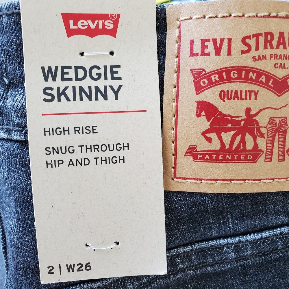 Levi's Wedgie Fit High Rise Skinny Raw Hem Jeans - Picture 8 of 8